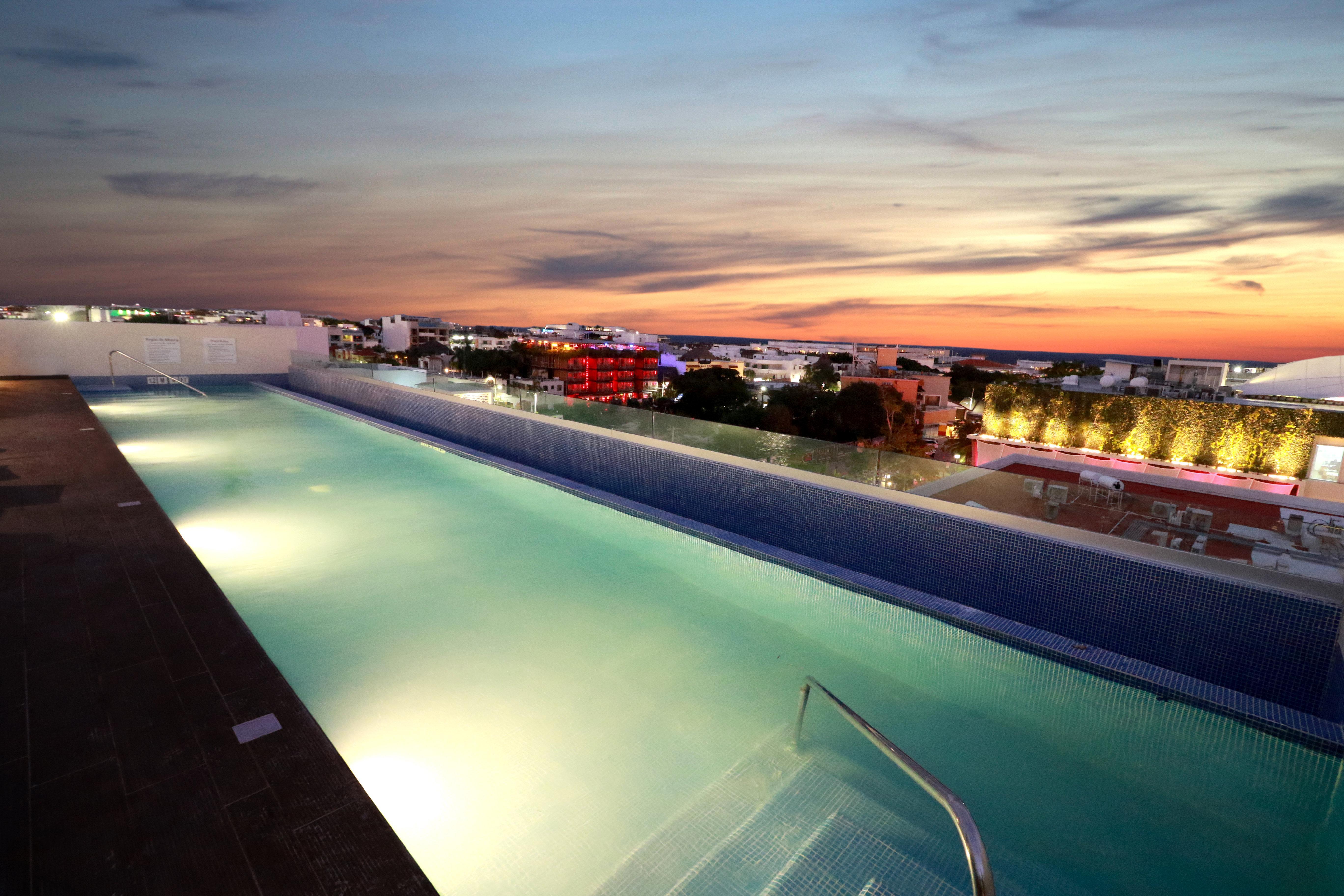 Holiday Inn Express & Suites - Playa Del Carmen By Ihg Eksteriør bilde